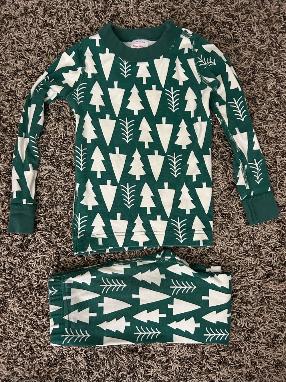 Hanna Andersson Green Tree-Print Pajama Set